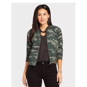 BB Dakota Women's Can't See Me Camouflage Greens Bomber Jacket Size XS Viscose‎
